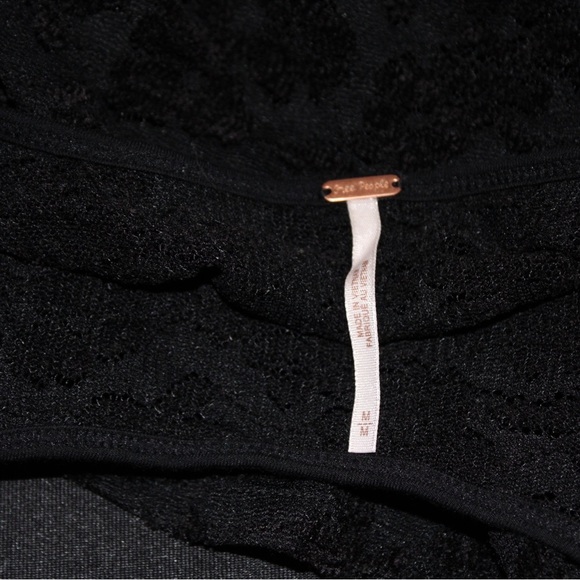 Free People Black Lace Top women’s Size Medium - Picture 3 of 4